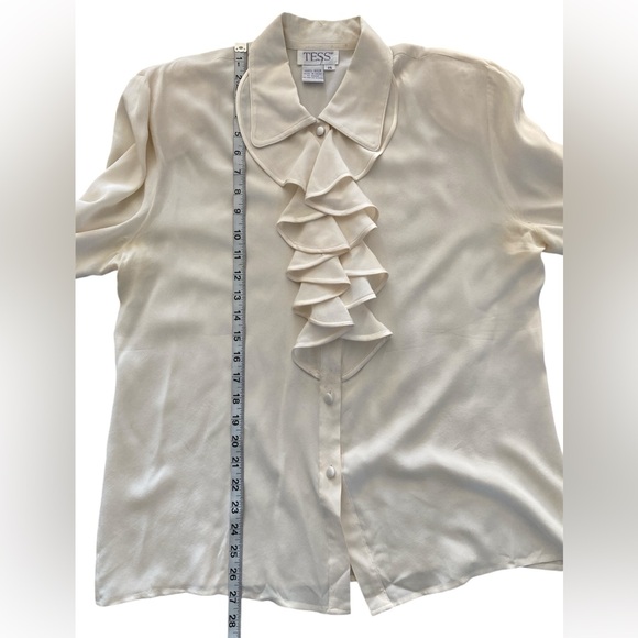 Tess 100% buttery soft silk cream colored ruffled shirt, Sz 14 - Picture 4 of 9